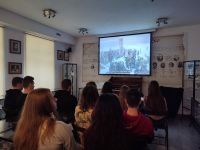 Grupa młodzieży w IPRM