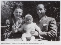 Maria Żelazna z córką i mężem